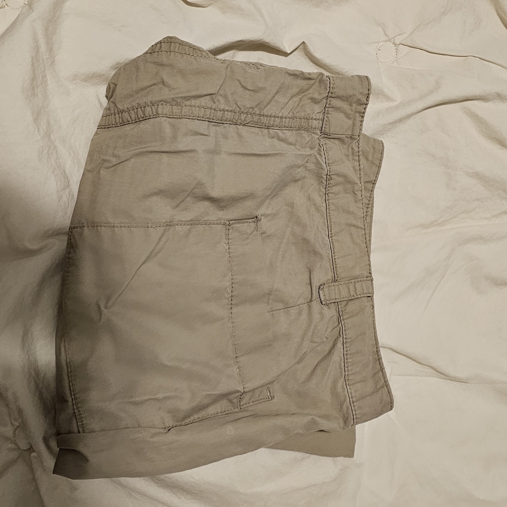 GAP Women's Cargo Capri in Tan